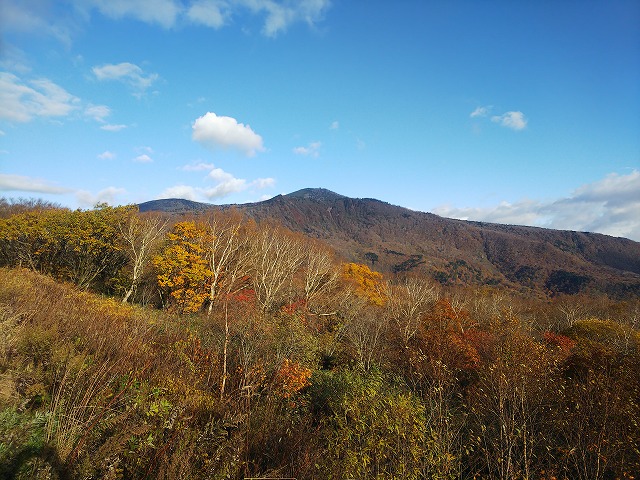 土湯峠付近より　吾妻山方面は晴れている　